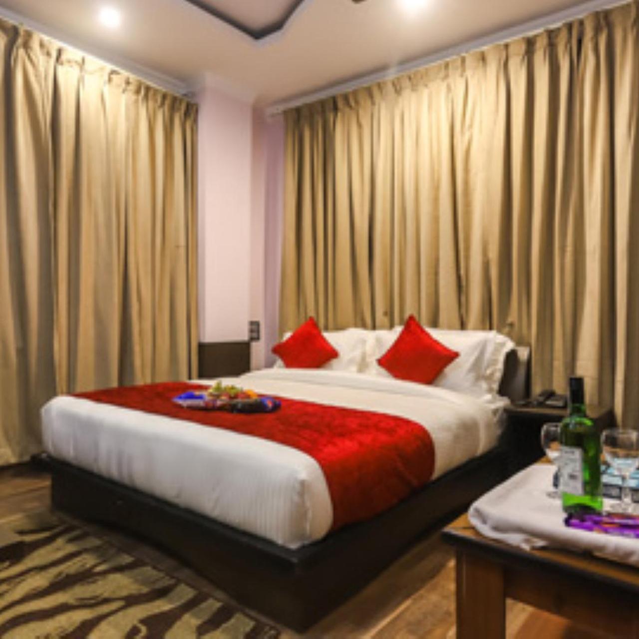 דרמסאלה Hotel Holiday Hill, Near Mall Road, Mcleodganj# Parking#Restaurant מראה חיצוני תמונה