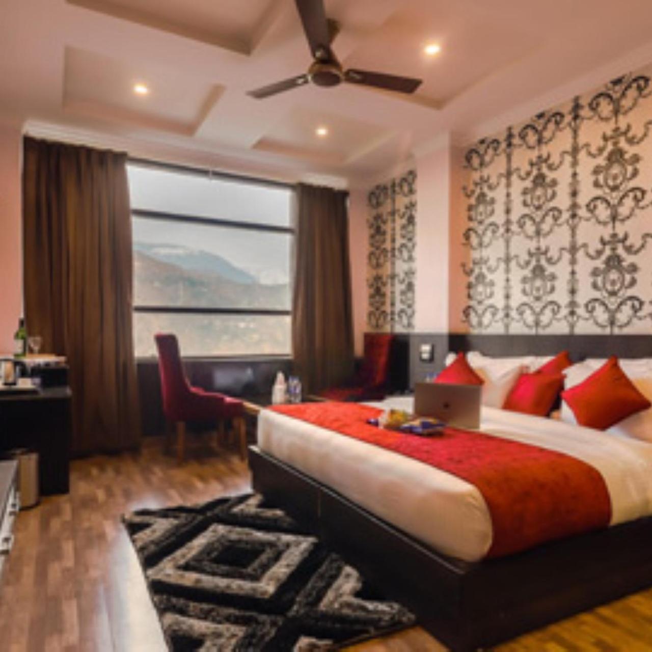 דרמסאלה Hotel Holiday Hill, Near Mall Road, Mcleodganj# Parking#Restaurant מראה חיצוני תמונה