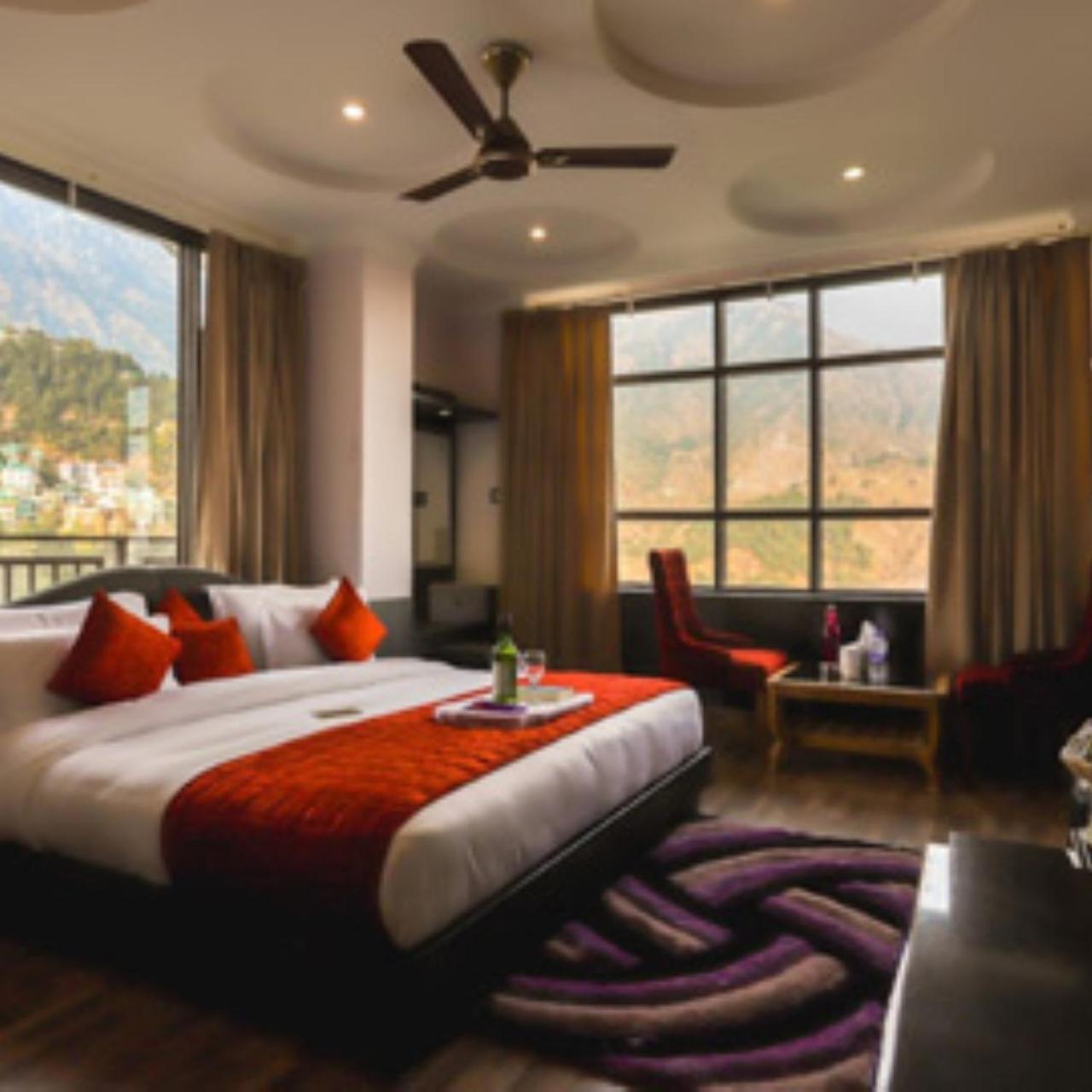 דרמסאלה Hotel Holiday Hill, Near Mall Road, Mcleodganj# Parking#Restaurant מראה חיצוני תמונה