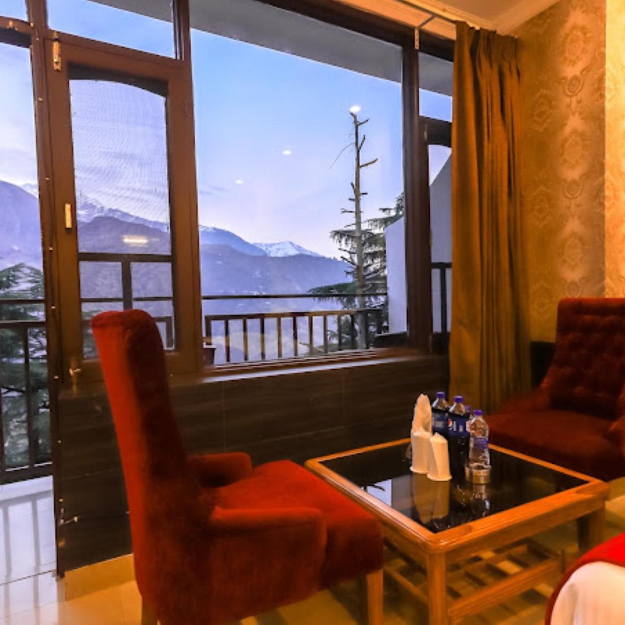 דרמסאלה Hotel Holiday Hill, Near Mall Road, Mcleodganj# Parking#Restaurant מראה חיצוני תמונה