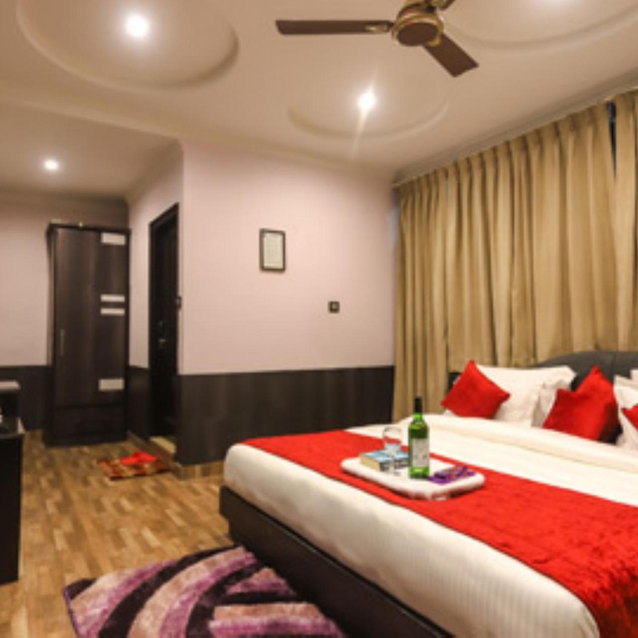 דרמסאלה Hotel Holiday Hill, Near Mall Road, Mcleodganj# Parking#Restaurant מראה חיצוני תמונה