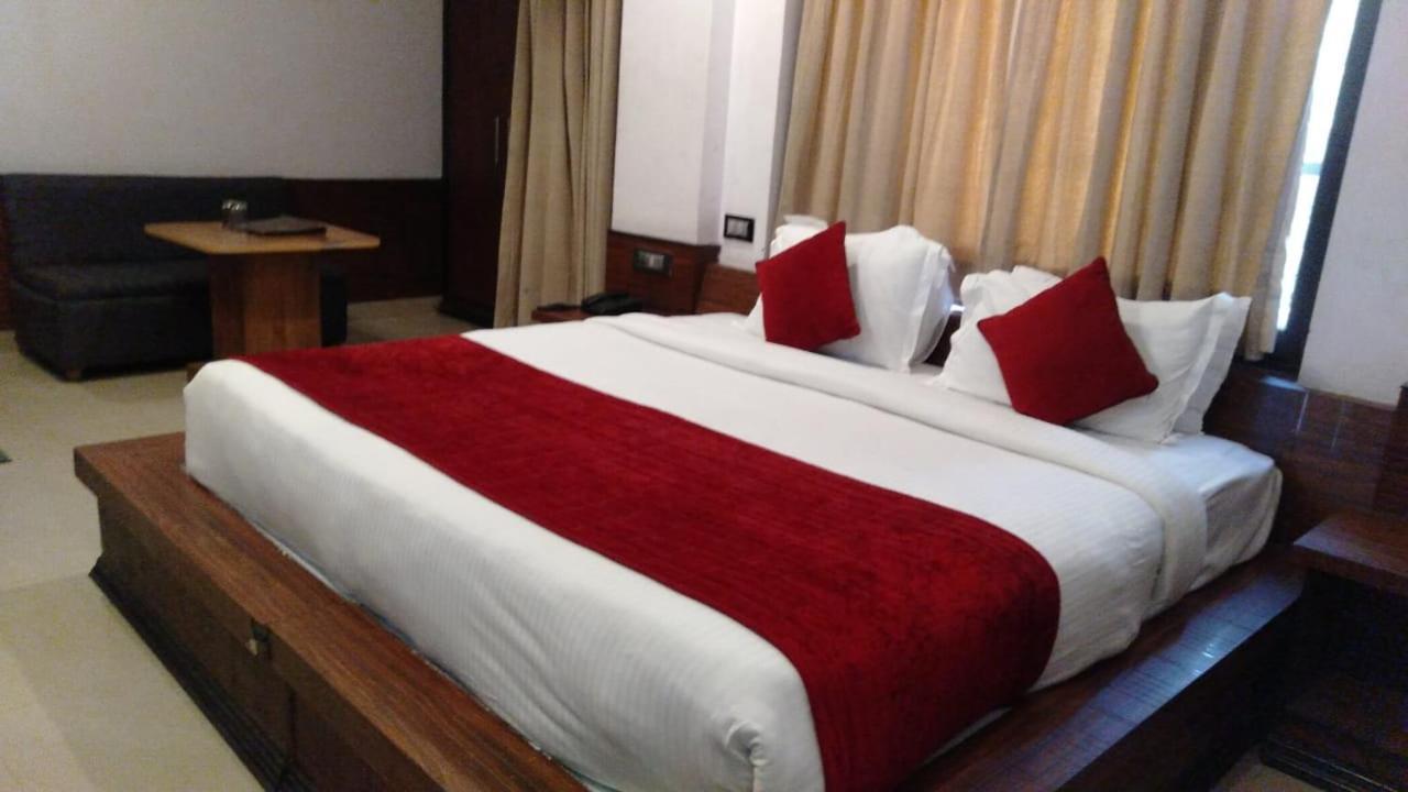 דרמסאלה Hotel Holiday Hill, Near Mall Road, Mcleodganj# Parking#Restaurant מראה חיצוני תמונה