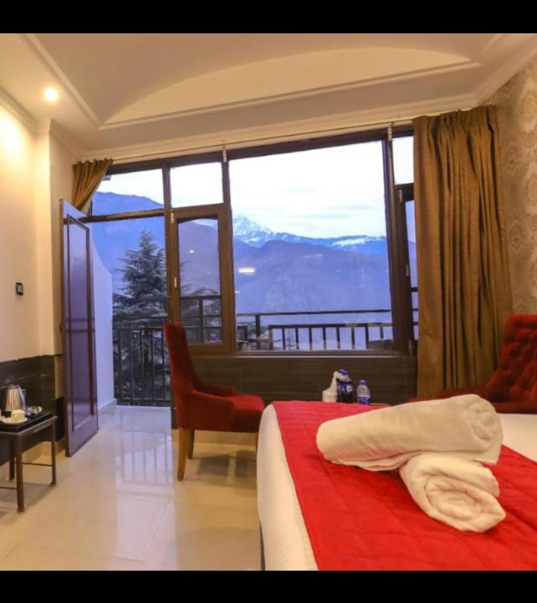 דרמסאלה Hotel Holiday Hill, Near Mall Road, Mcleodganj# Parking#Restaurant מראה חיצוני תמונה