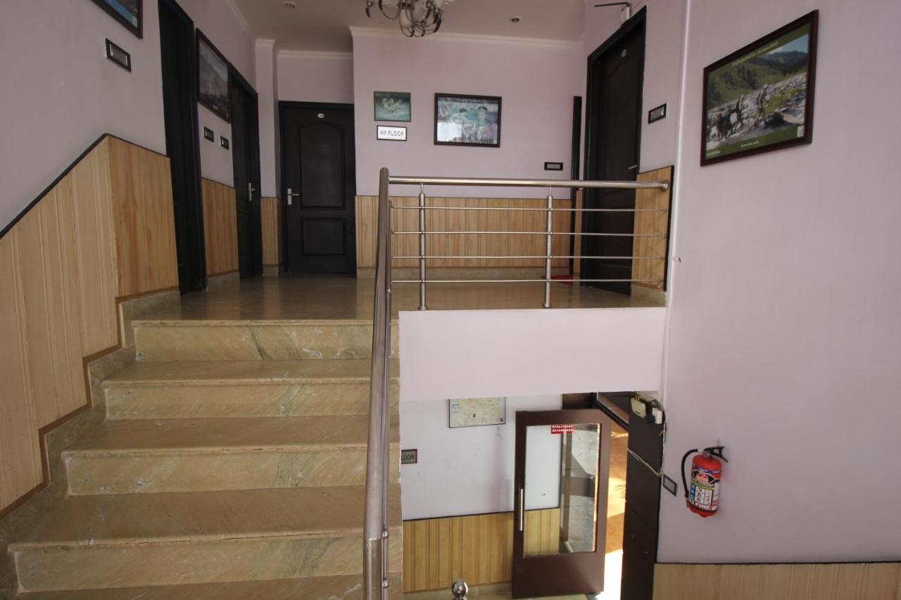 דרמסאלה Hotel Holiday Hill, Near Mall Road, Mcleodganj# Parking#Restaurant מראה חיצוני תמונה
