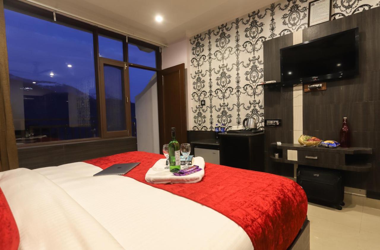 דרמסאלה Hotel Holiday Hill, Near Mall Road, Mcleodganj# Parking#Restaurant מראה חיצוני תמונה