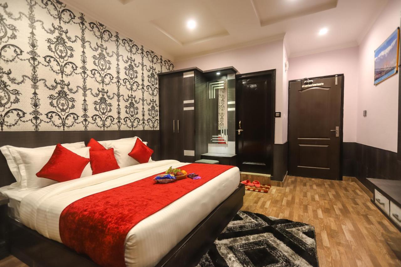 דרמסאלה Hotel Holiday Hill, Near Mall Road, Mcleodganj# Parking#Restaurant מראה חיצוני תמונה